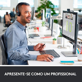 Webcam Full HD Logitech C920s com Microfone Embutido e Proteção de Privacidade para Chamadas e Gravações em Video Widescreen 1080p - Compatível com Logitech Capture
