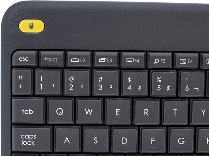 Teclado sem fio Logitech K400 Plus TV com Controle Easy Media e Touchpad Integrado, Conexão USB Unifying e Layout ABNT2